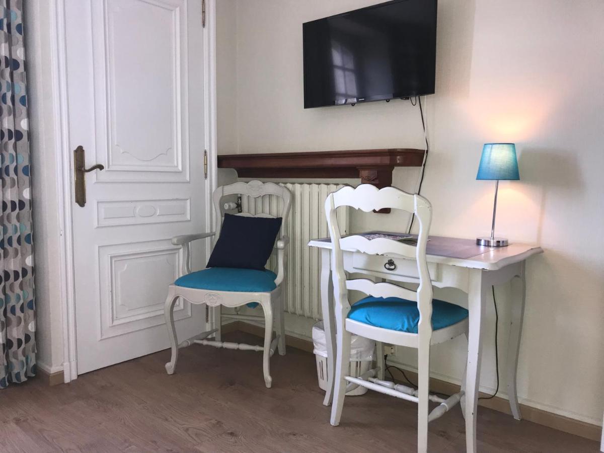 Hotel Les Deux Magots ラ・ロシュ・ベルナール エクステリア 写真